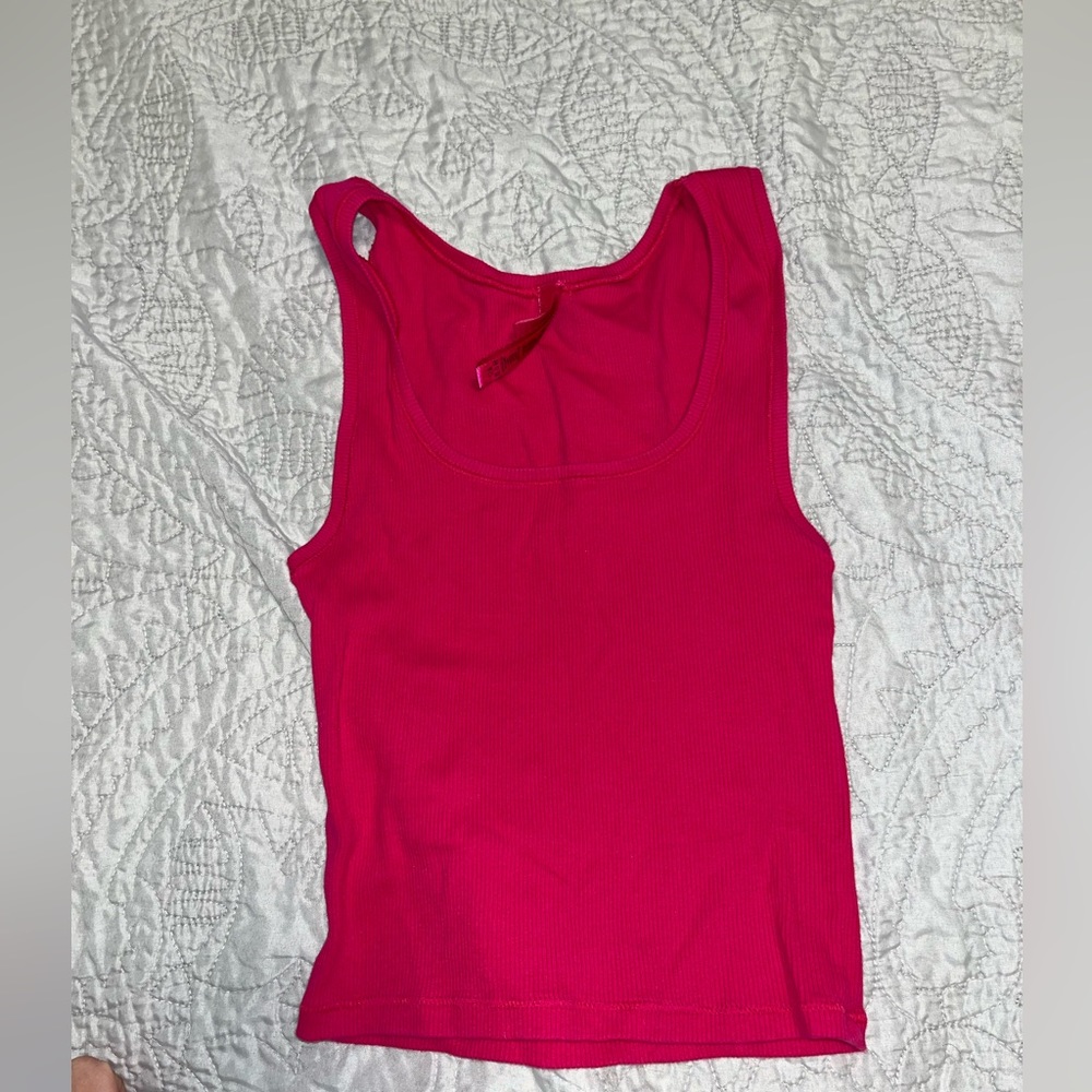 Skims tank in limited edition raspberry (size small)